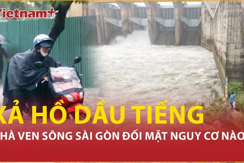 Hồ thủy điện lớn nhất Việt Nam xả lũ 60 triệu m3, TP. HCM khẩn trương chống ngập