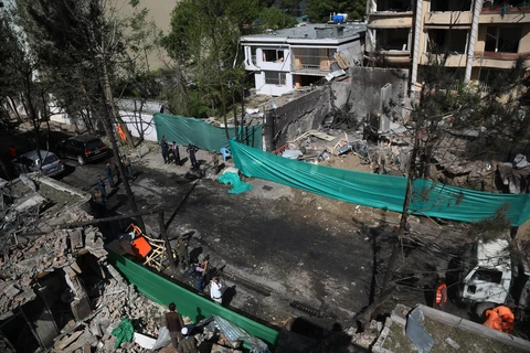 Hiện trường một vụ đánh bom liều chết ở Kabul, Afghanistan hôm 9/5. (Ảnh: THX/TTXVN)