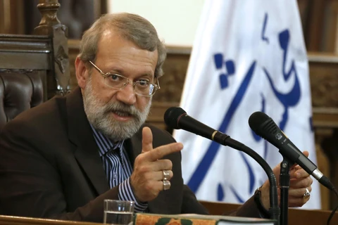 Chủ tịch Quốc hội Iran Ali Larijani phát biểu tại một cuộc họp báo ở thủ đô Tehran. (Ảnh: AFP/TTXVN) 