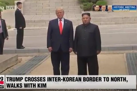 Tổng thống Mỹ Donald Trump và nhà lãnh đạo Kim Jong-un tại DMZ. 