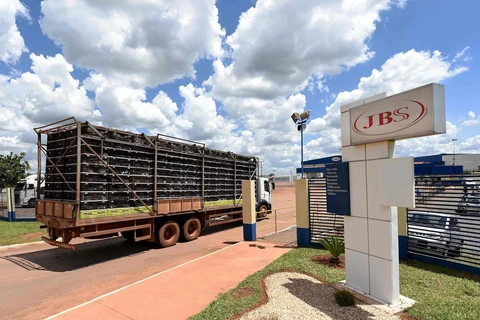 Nhà máy chế biến của JBS tại Brazil. (Ảnh: AFP)