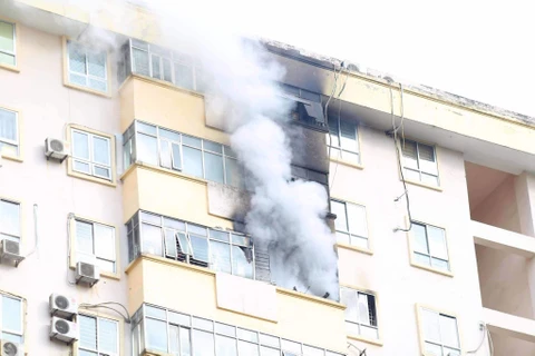 Cháy lớn tại chung cư 17 tầng ở Nam Trung Yên. 
