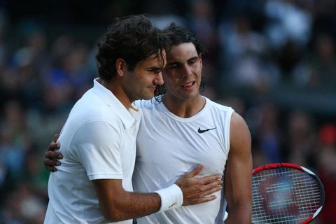 Nadal và Federer trong trận chung kết Wimbledon năm 2008. (Ảnh: Getty)
