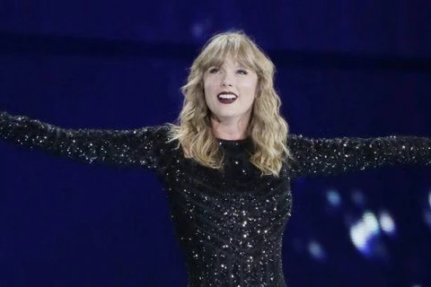 Taylor Swift trong tour diễn "Reputation". (Ảnh: KS95) 