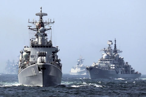 Các tàu chiến của Trung Quốc tại Biển Đông. (Ảnh: AP)