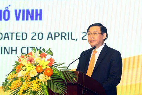 Ủy viên Bộ Chính trị, Phó Thủ tướng Vương Đình Huệ phát biểu tại hội nghị. (Ảnh: Tá Chuyên/TTXVN)