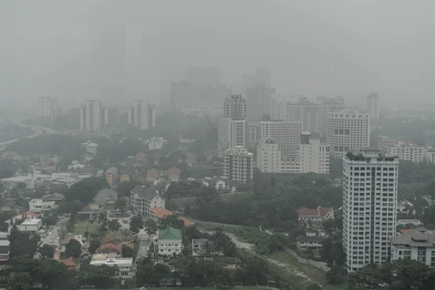 Khói mù do cháy rừng tại Indonesia đã lan sang cả nhiều nước lân cận. (Ảnh: AFP/TTXVN)