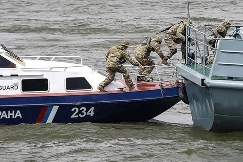 Lực lượng bảo vệ bờ biển Nga. (Ảnh: Tass)