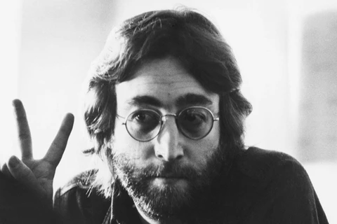 Huyền thoại âm nhạc John Lennon.
