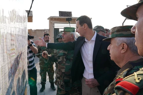 Tổng thống Syria Bashar al-Assad thăm lực lượng tại Idlib. (Ảnh: Facebook)