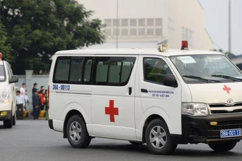 Xe chở các thi thể nạn nhân về quê nhà. (Ảnh: AFP)