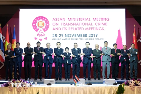 Các Bộ trưởng/Trưởng đoàn các nước tại Hội nghị AMMTC+3 lần thứ 10. (Ảnh: Ngọc Quang/TTXVN)