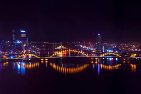 Thành phố Đà Nẵng về đêm. (Ảnh: Metrip)