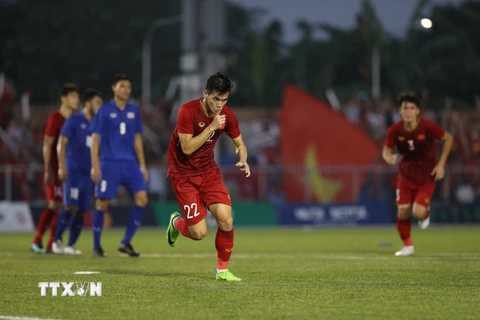 Tiền đạo Tiến Linh ăn mừng bàn thắng gỡ hoà cho U22 Việt Nam. (Ảnh: Hoàng Linh/TTXVN)