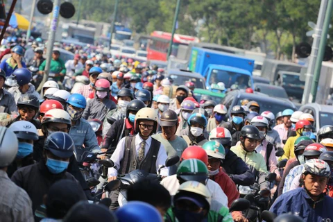 Tắc đường nghiêm trọng tại khu vực sân bay Tân Sơn Nhất.