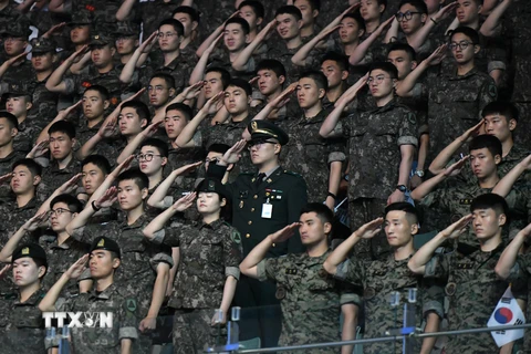 Binh sĩ Hàn Quốc tại thủ đô Seoul. (Ảnh: AFP/ TTXVN)
