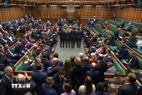 Toàn cảnh phiên họp của Hạ viện Anh ở London. (Ảnh: AFP/TTXVN)
