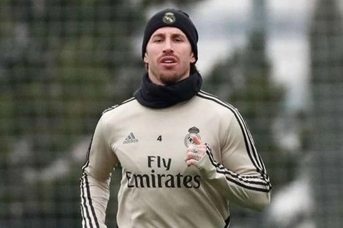 Sergio Ramos tập luyện hồi phục chấn thương