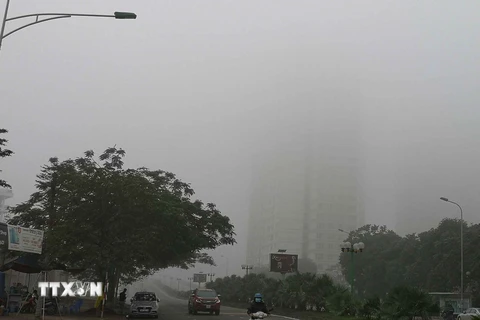 Chất lượng không khí tại Hà Nội tiếp tục ở mức xấu. (Ảnh: TTXVN)
