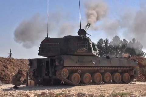 Syria: Lực lượng nổi dậy tiếp tục nã pháo vào thị trấn Saraqeb