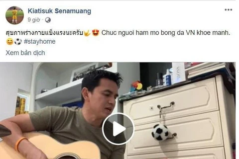 Huyền thoại bóng đá Thái Lan đàn hát "Như có Bác trong ngày đại thắng"