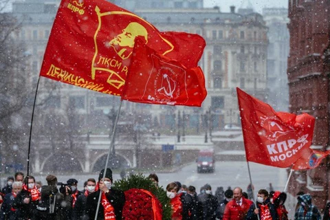 Nhiều người dân Nga đặt hoa tưởng niệm nhân ngày sinh Lenin