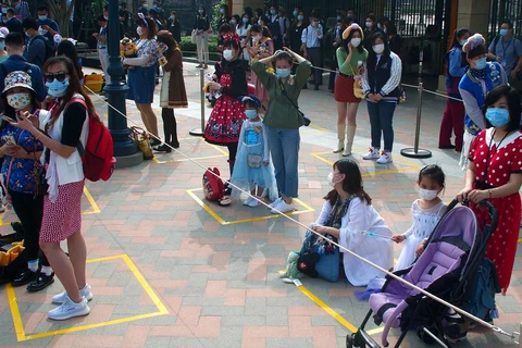 Disneyland Thượng Hải bắt đầu mở cửa đón khách trở lại. (Ảnh: AP)