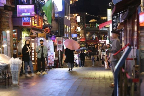 Cận cảnh khu chơi đêm Itaewon, nơi bùng phát ổ dịch mới ở Hàn Quốc