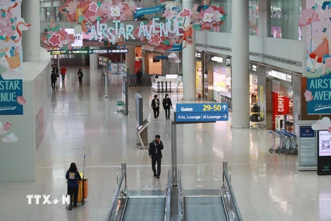 Sân bay Incheon vắng bóng người. (Ảnh: Yonhap/TTXVN)