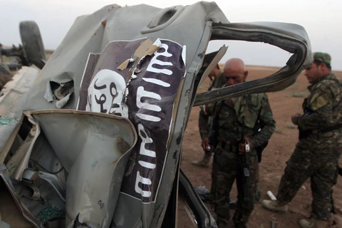 Hiện trường một vụ không kích chống IS tại Iraq. (Ảnh: RFERL)