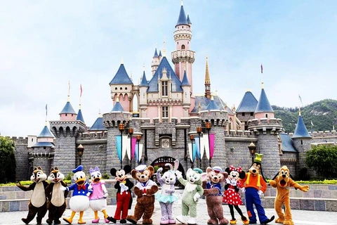 Disneyland Hong Kong mở cửa trở lại sau 5 tháng ngừng hoạt động