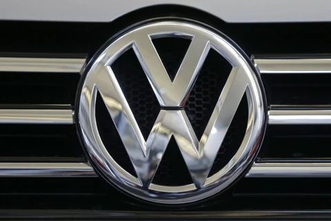 Volkswagen dính vào hàng loạt bê bối về gian lận khí thải. (Ảnh: WSJ)