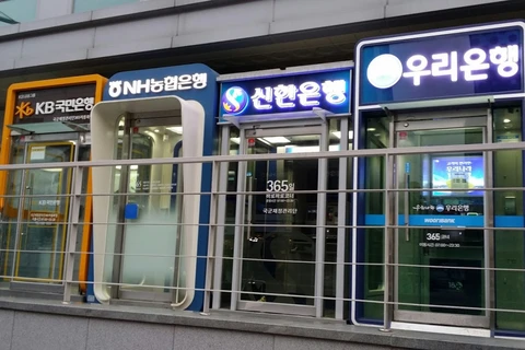 Các ngân hàng Hàn Quốc bắt đầu siết chặt tiêu chuẩn cho vay. (Ảnh: Business Korea)