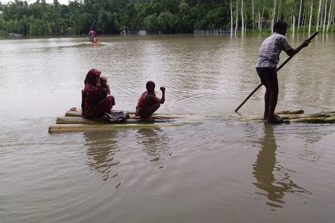 Lũ lụt tiếp tục tàn phá các địa phương tại Bangladesh. (Ảnh: Daily Star)