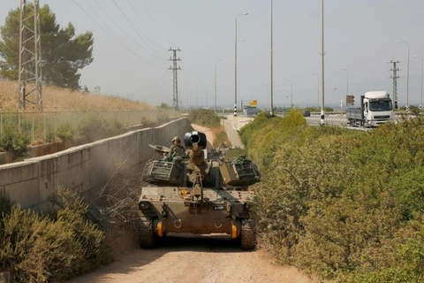 Israel tăng cường lực lượng tới biên giới với Liban