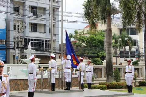 Lễ thượng cờ tại trụ sở Bộ Ngoại giao Lào. (Ảnh: Tapchilaoviet)
