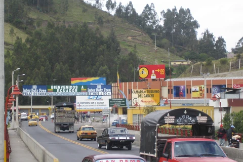 Cửa khẩu Rumichaca ở biên giới Colombia và Ecuador. (Ảnh: Wikipedia)