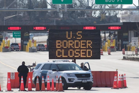 Biên giới trên bộ Mỹ-Canada vẫn đang đóng cửa. (Ảnh: AFP/Getty)