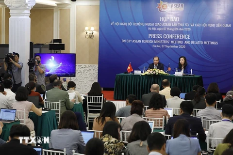 Họp báo về Hội nghị Bộ trưởng Ngoại giao ASEAN lần thứ 53. (Ảnh: Dương Giang/TTXVN)