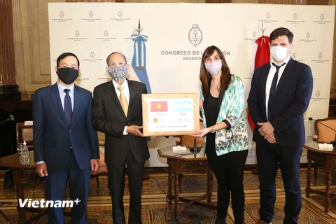 Quốc hội Việt Nam giúp đỡ Argentina phòng chống dịch COVID-19