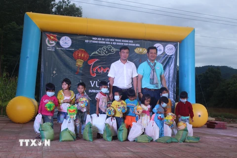 Khánh Hòa: Mang Trung thu đến với trẻ em nghèo vùng cao