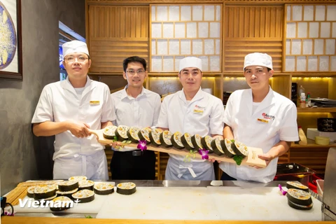 Quảng bá văn hóa ẩm thực Nhật Bản qua lễ hội làm Maki Sushi khổng lồ