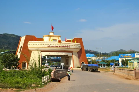 Cửa khẩu biên giới giữa Lào và Việt Nam. (Ảnh: Bestpricetravel)