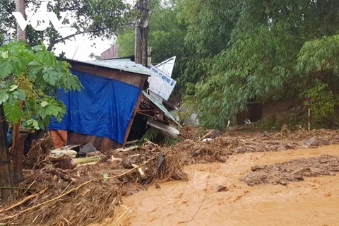 Mưa lớn gây sạt lở nghiêm trọng tại huyện Nam Trà My, tỉnh Quảng Nam.( Ảnh: baochinhphu.vn)