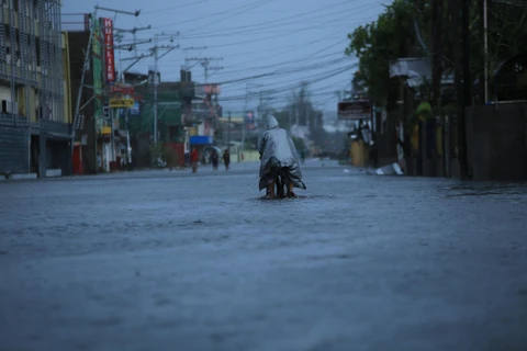 Ít nhất 4 người thiệt mạng khi bão Goni càn quét phía Đông Philippines
