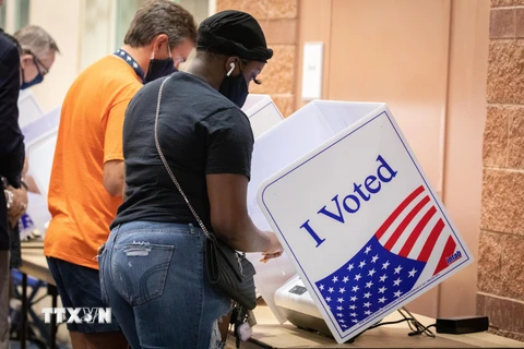 Cử tri Mỹ đi bầu cử sớm tại Nam Carolina. (Ảnh: AFP/TTXVN)