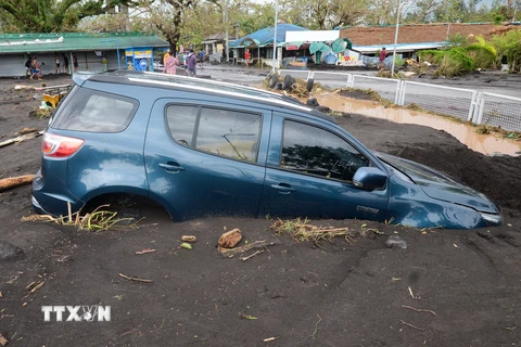 Tỉnh Albay chịu nhiều thiệt hại do bão Goni. (Ảnh: THX/TTXVN)