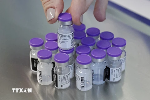 Vắcxin COVID-19 của Pfizer và BioNTech. (Ảnh: AFP/TTXVN)