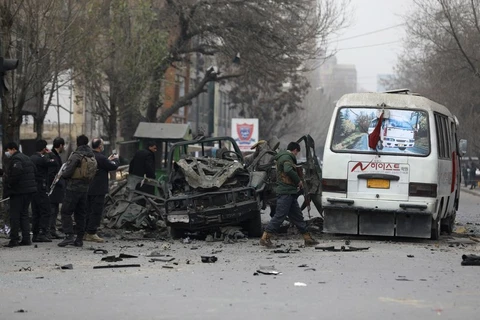 Hiện trường một vụ nổ ở Kabul. (Ảnh: AP)