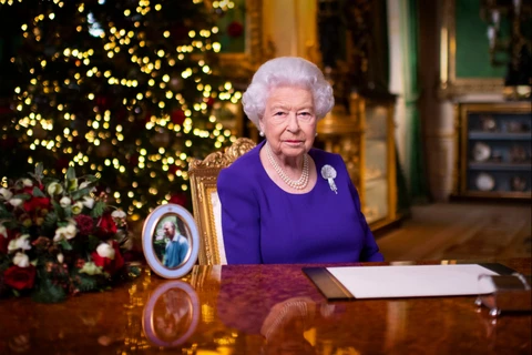 Nữ hoàng Anh đọc thông điệp Giáng sinh tại Lâu đài Windsor. (Ảnh: Evening Standard)